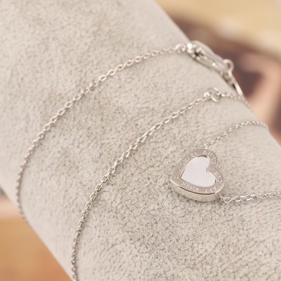 Michael Kors Shell Love Logo Short Necklace - Picture 2 of 7